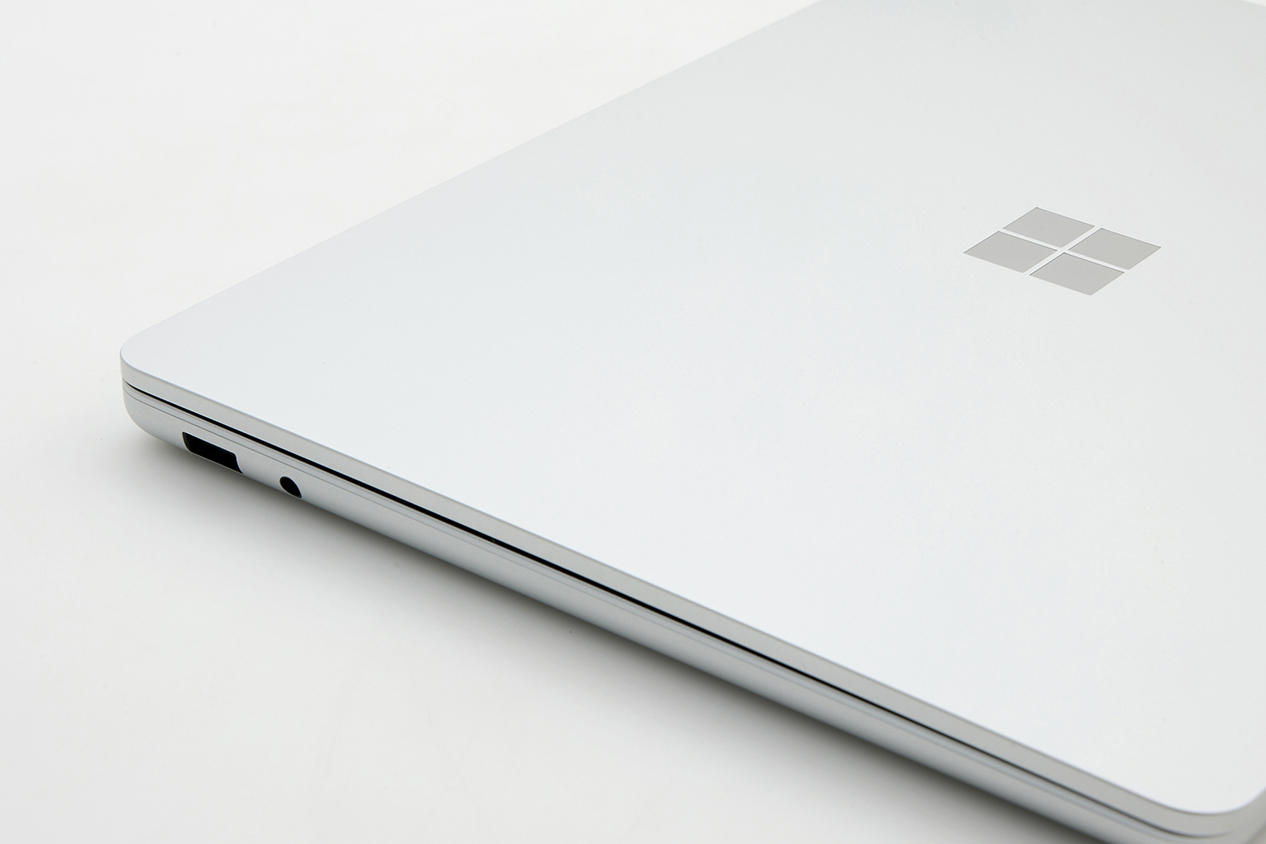 Microsoft Surface Laptop 13-inch 1st Edition with Snapdragon (2095